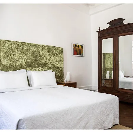 Bed & Breakfast La D'hotes Saint-Antonin