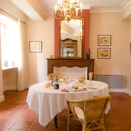 Nocleg ze śniadaniem La D'hotes 4*